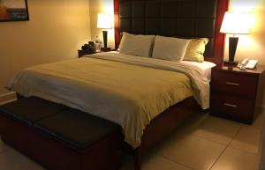 Postel nebo postele na pokoji v ubytování Aruba Escape NYE, Luxe 1BR Prime Eagle Beach + 21 fotografií