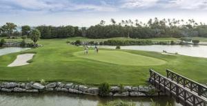 Golf v apartmánu nebo okolí