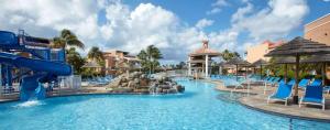 Bazén v ubytování Aruba Escape NYE, Luxe 1BR Prime Eagle Beach nebo v jeho okolí