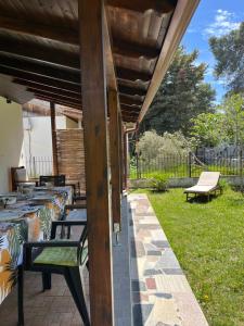 Taman di luar Seaside Cottage with Garden
