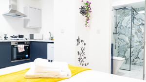 Køkken eller tekøkken på Centrally Located Apartments + 176 billeder