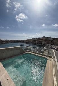 The swimming pool at or close to Barcaluna