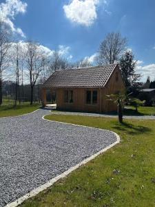 Το κτήριο όπου στεγάζεται  the country house