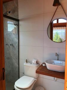 Ένα μπάνιο στο Chalé Sonho Diniz 4 +30 φωτογραφίες