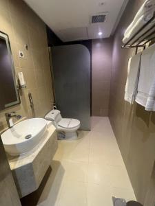 Bilik mandi di فندق أجنحة سمو - smo suites hotel