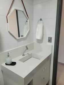 Ένα μπάνιο στο BOX109 - Lindo Studio na praia do Bessa