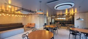 Χώρος καθιστικού στο BOX109 - Lindo Studio na praia do Bessa