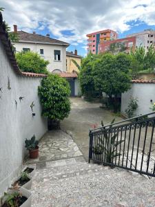 Το κτήριο όπου στεγάζεται  το hostel