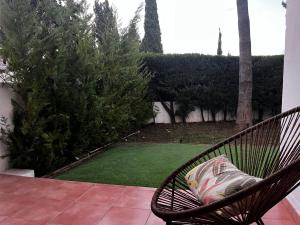 Zahrada ubytování Impeccable large apartment with immense terrace and private garden overlooking the mountain, featuring 2 bedrooms and sleeping up to 4 guests located 100 meters from Plaza Maestranza