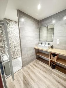 Ένα μπάνιο στο Chambres d'hôtes Ferme LAPINE