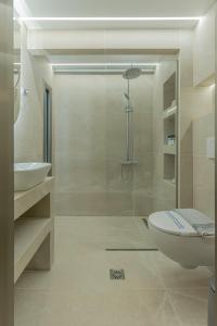 Kúpeľňa v ubytovaní Fani Luxury Apartments Stavros