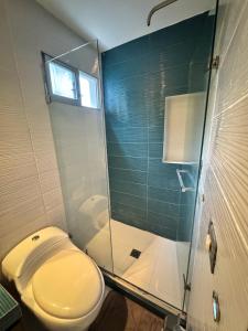 Koupelna v ubytování Habitación Cerca al CC Guatapurí HAB 3