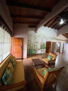 Predel za sedenje v nastanitvi Hostal Marias