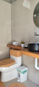 CASA TEMPORADA BARREIRINHAS Yellow 4的一间浴室