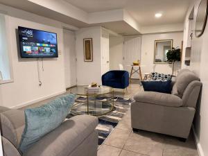 Gallery image of Cosy Bedroom 6 minutes to EWR Prudential Hotels Pen station in Newark