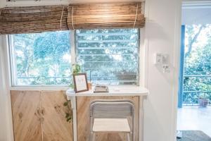 Fotografie z fotogalerie ubytování FOREST and OCEAN Nest with Self-Service Breakfast - AC, Monkeys, Pet Friendly with a Fee v destinaci Subic Bay Intl