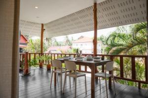 Balkoni atau teres di Ela's home