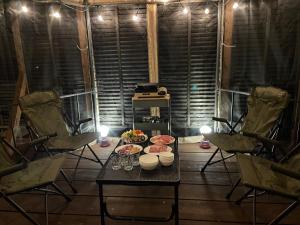 Jídlo v luxury tent nebo okolí