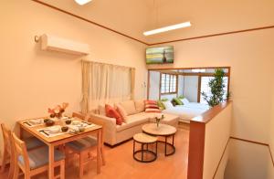 TV at/o entertainment center sa MATCHA HOUSE -Free Parking-