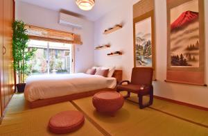 Kama o mga kama sa kuwarto sa MATCHA HOUSE -Free Parking-