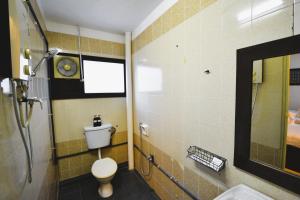 Koupelna v ubytování AZYA Hotel