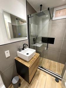 Ένα μπάνιο στο Cozy studio in Garmisch, central, mountain view