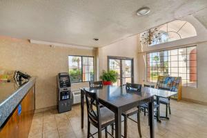 SunnymeadEcono Lodge Moreno Valley的相册照片