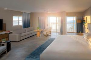 Postel nebo postele na pokoji v ubytování Hyatt Regency Aruba Resort & Casino