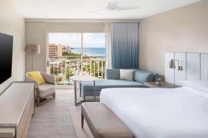 Postel nebo postele na pokoji v ubytování Hyatt Regency Aruba Resort & Casino