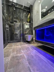 Ένα μπάνιο στο Holiday House 1- Kallithea Halkidiki +47 φωτογραφίες