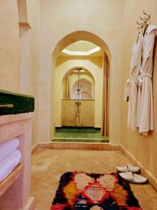 Koupelna v ubytování riad kasbah privilège and spa
