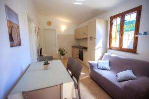 Χώρος καθιστικού στο La Dimora di Tota - villa al mare con piscina, Otranto