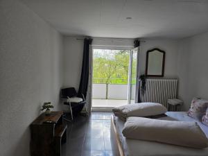 Rúm í herbergi á Eco Home