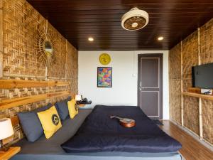 The Hosteller Bhandardara的电视和/或娱乐中心