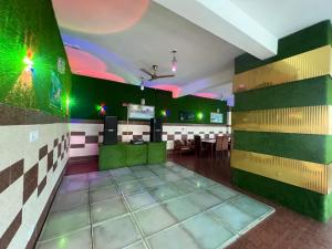 博瓦利Sitara Ambience Resort Halwani-Kaichi dham Bypass Road的相册照片