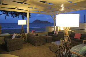 Foto dalla galleria di Effi Apartments a Plataniás