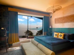 The Hosteller Bhandardara客房内的一张或多张床位