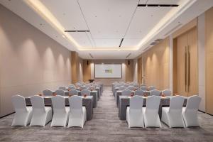 Konferenční prostory v ubytování Home2 Suite by Hilton Ningbo Yinzhou