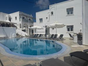 Sundlaugin á Hotel Hellas eða í nágrenninu