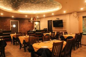 ディブルガルにあるHotel Rajawasのギャラリーの写真 +7枚の写真