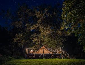 Zahrada ubytování Mereääre Glamping ja Rannamaja
