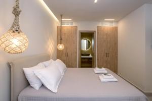 A bed or beds in a room at Villa Otter by PosarelliVillas Még 32 kép