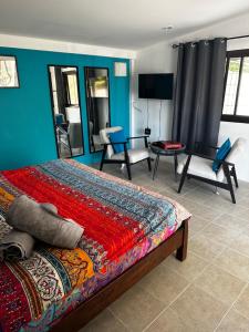 Μια τηλεόραση ή/και κέντρο ψυχαγωγίας στο Escape-Cabins
