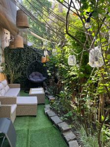 O grădină în afara City Garden Apartments