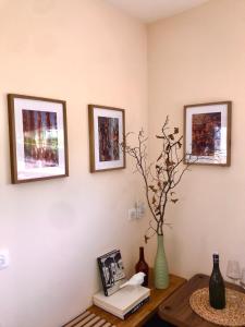 Fotografie z fotogalerie ubytování LA MAISON DES BOIS D'OCRE - Gîte Appart Design - Clim Pkg Wifi Jardin à 10mn de Dijon v destinaci Vantoux
