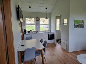 Kuchyň nebo kuchyňský kout v ubytování Litla-Hof Guesthouse