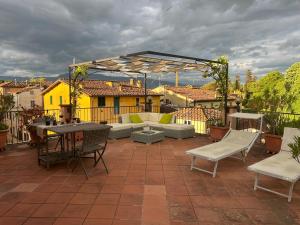 La TERRAZZA fra le TORRI 발코니 또는 테라스