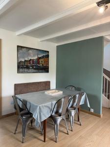 Gallery image of Le char a banc - Maison de vacances in Pordic