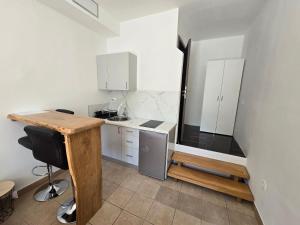 Küche/Küchenzeile in der Unterkunft Apartments Knežević