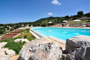 Bazén v ubytování AGRITURISMO Masseria Spetterrata nebo v jeho okolí